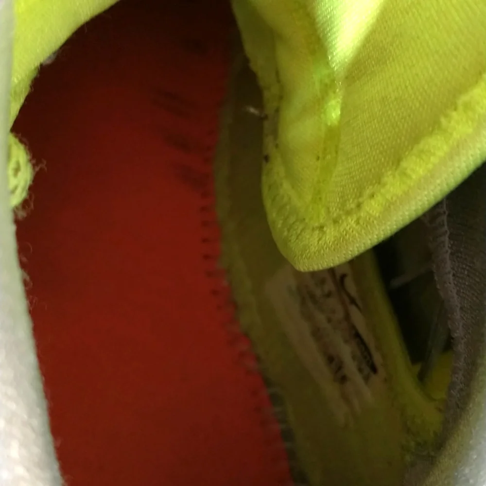 NIKE SNEAKERS! - Picture 5 of 14